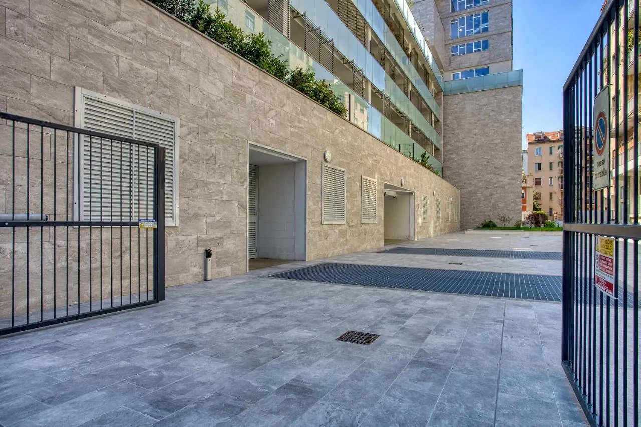 Just Urban Stays - Apartment With 90Sqm Terrace - Solari Milano 0*,  İtalya